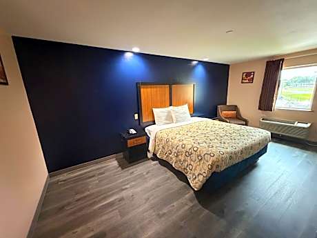Paradise Inn & Suites