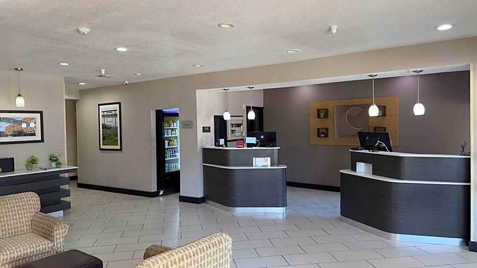 Comfort Suites Lewisville - Dallas