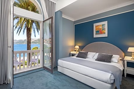 Superior Double Room with Seaside and Balcony
