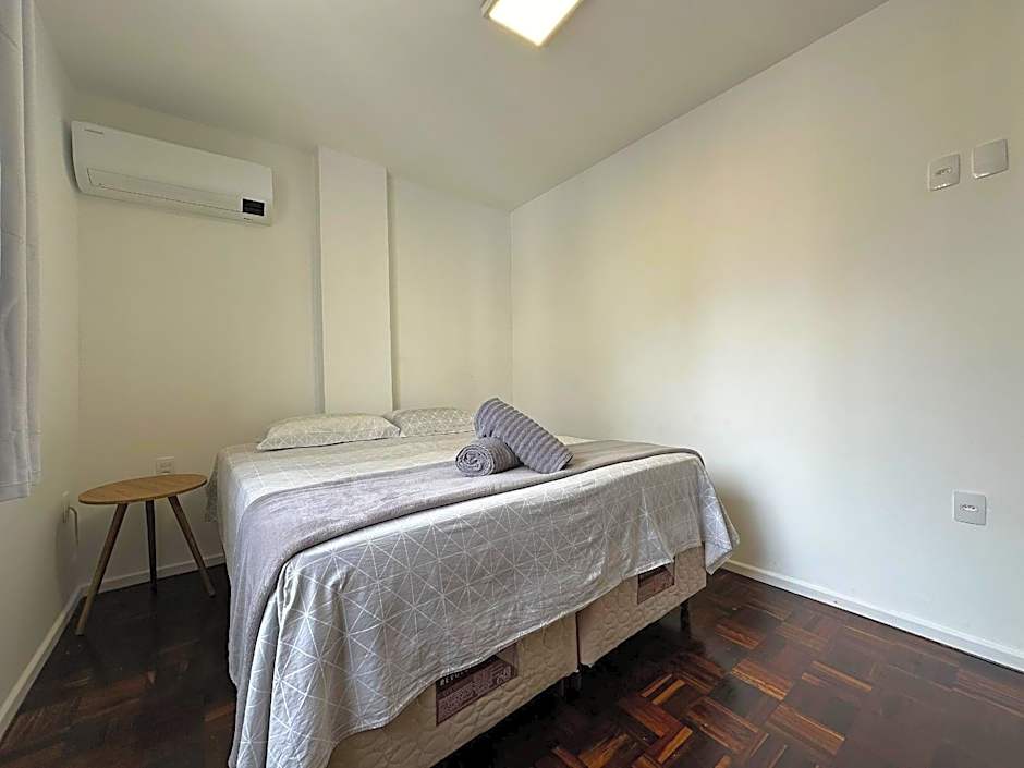 AM01- 3 Suítes | Pé na Areia | Centro | Garagem