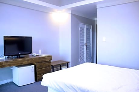 Deluxe Double Room with Balcony and Sea View