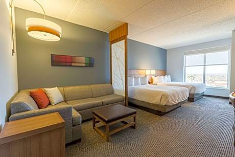 2 Queens Mountain View