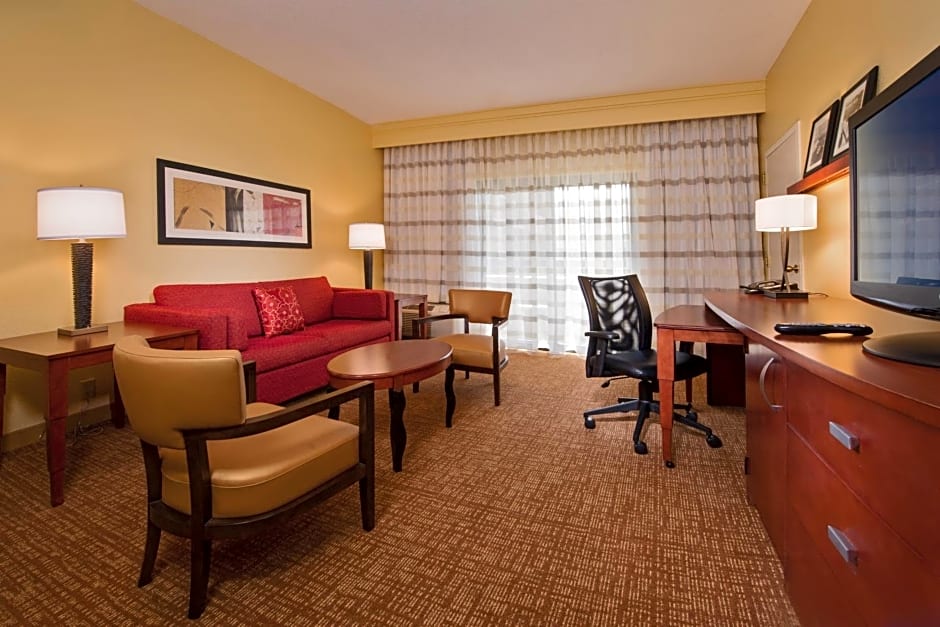 Courtyard by Marriott Richmond West