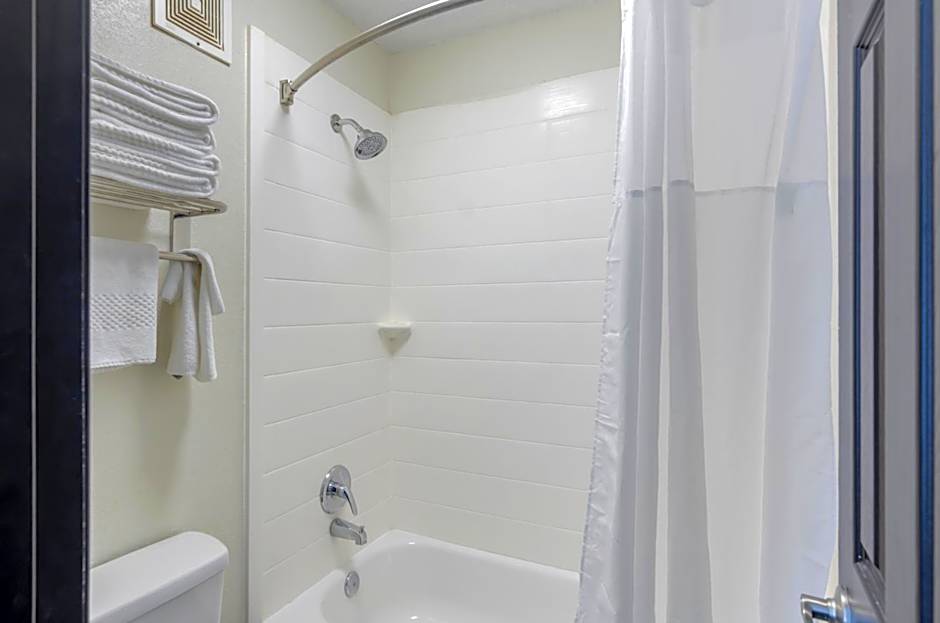 Suburban Studios Verona - Staunton North