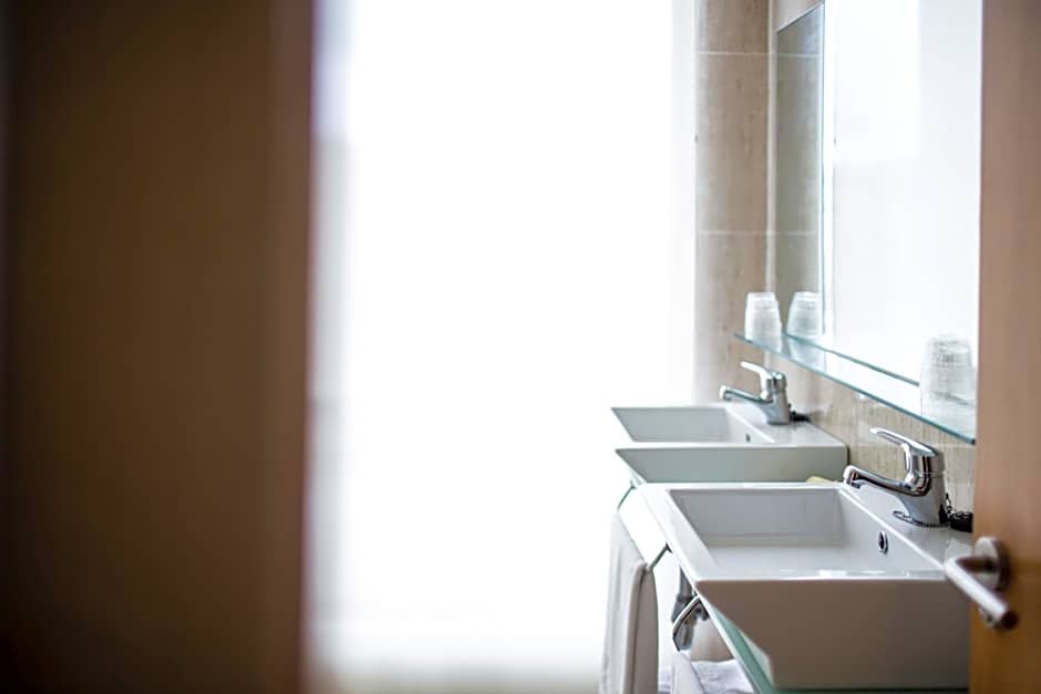 Puerta de Santillana