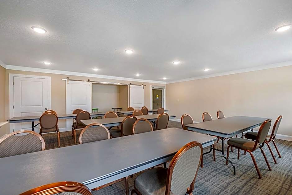 Best Western Plus University Park Inn & Suites
