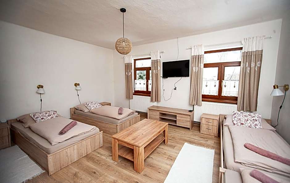 Hostinec pod úbočou