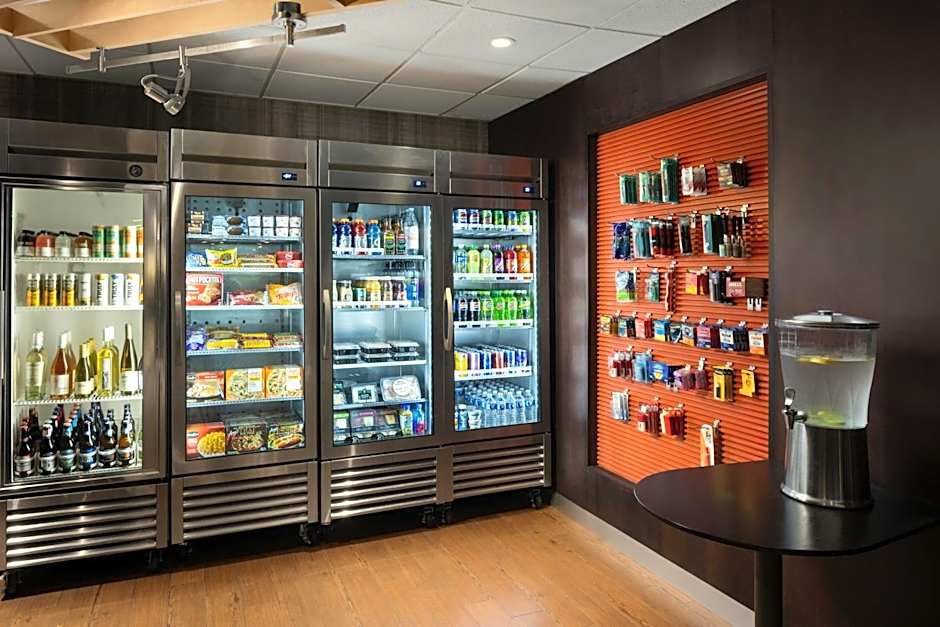 Courtyard by Marriott Long Island MacArthur Airport