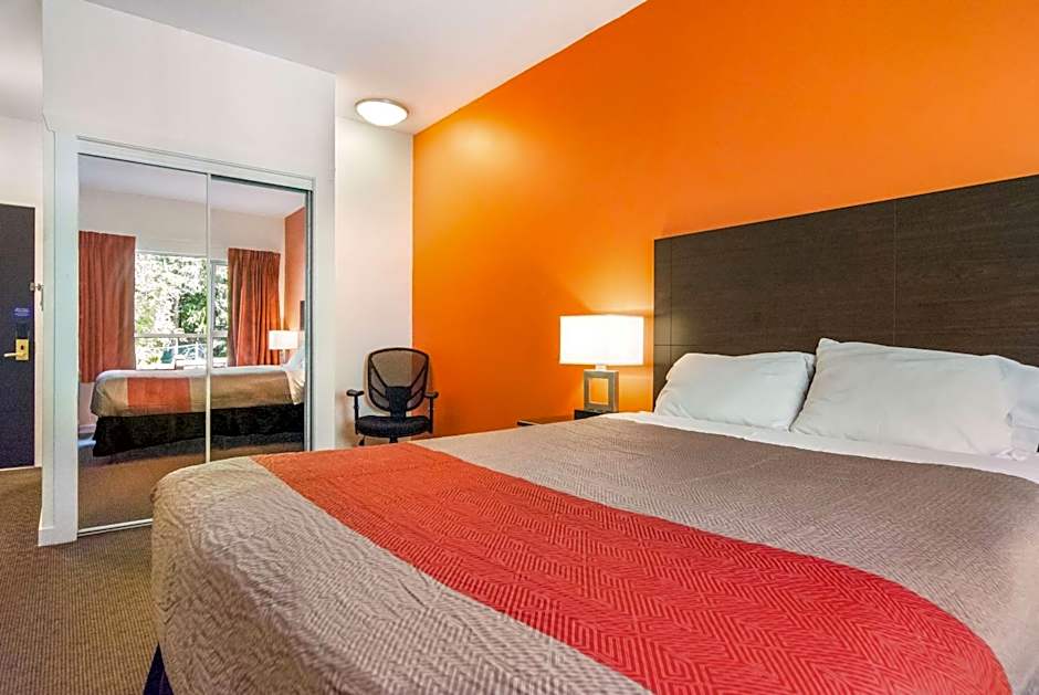 Motel 6 Surrey, Bc
