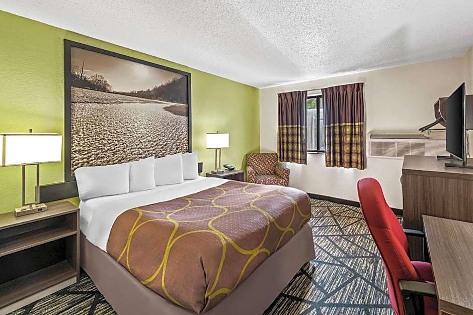 Super 8 by Wyndham Independence Kansas City