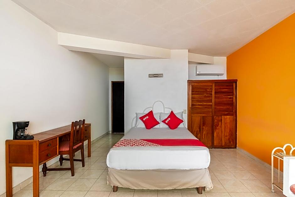 OYO Hotel Casa Blanca