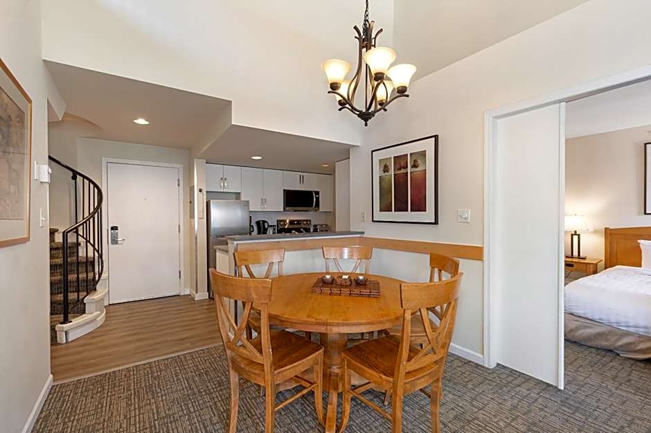 Tyndall Stone Lodge by Whiski Jack