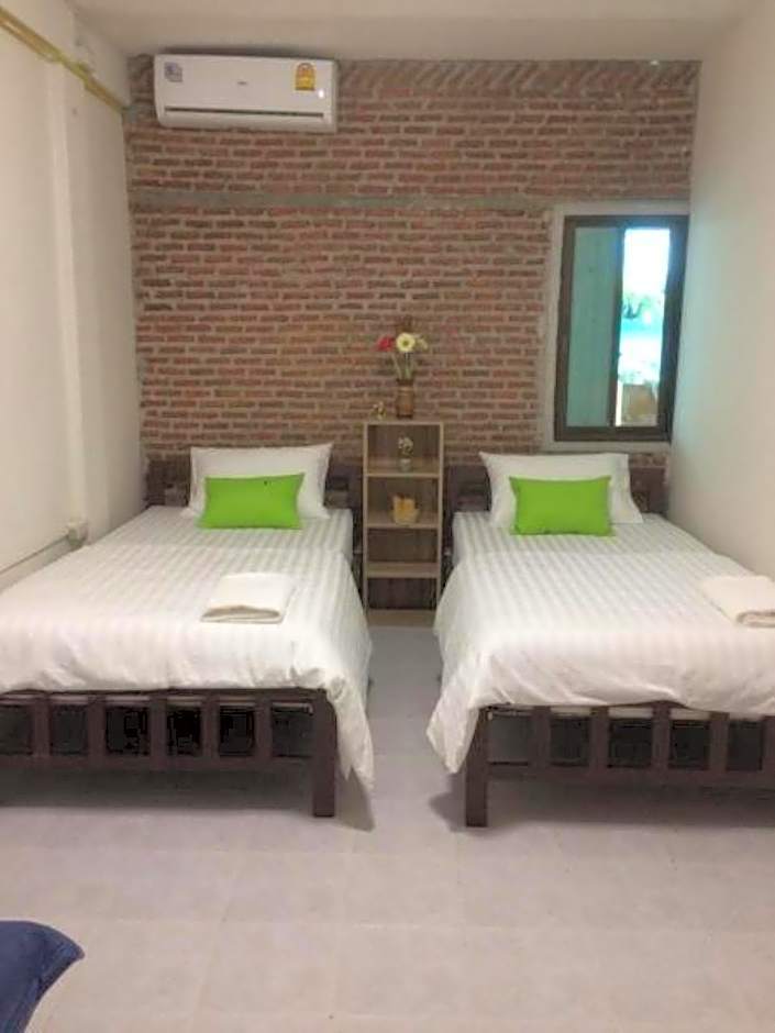 Banana hostel (Don Muang)
