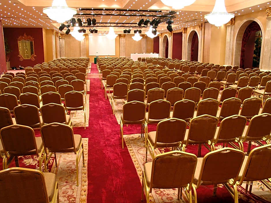 Pyramisa Cairo Suites & Casino Hotel
