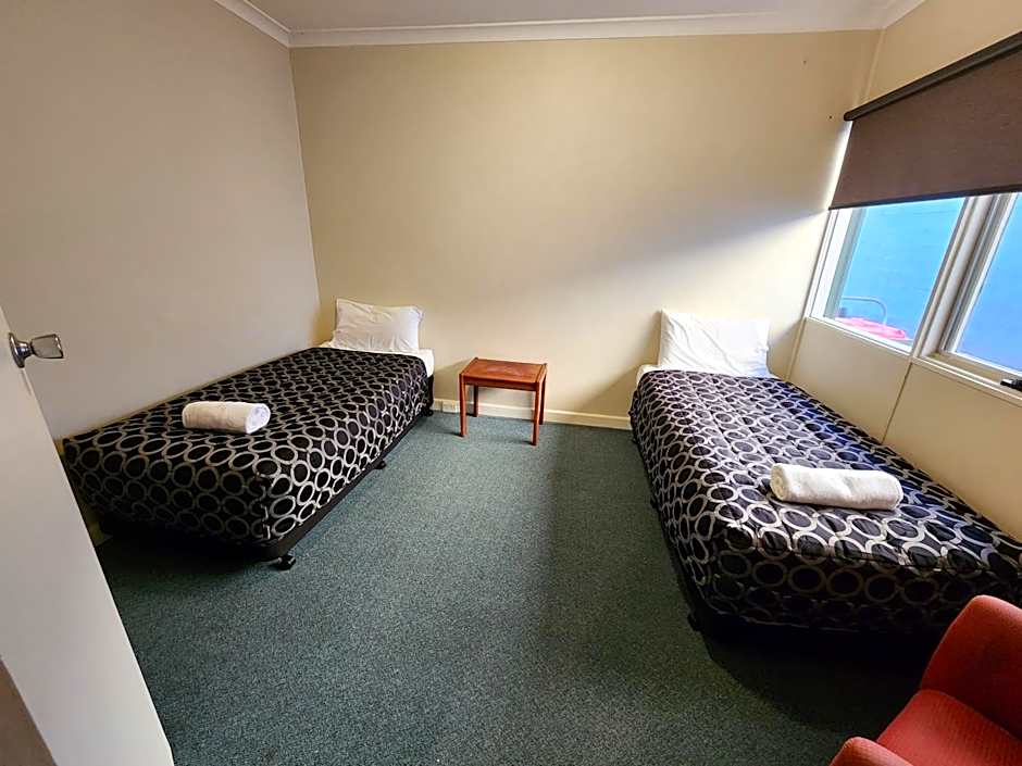 Hume Inn Motel
