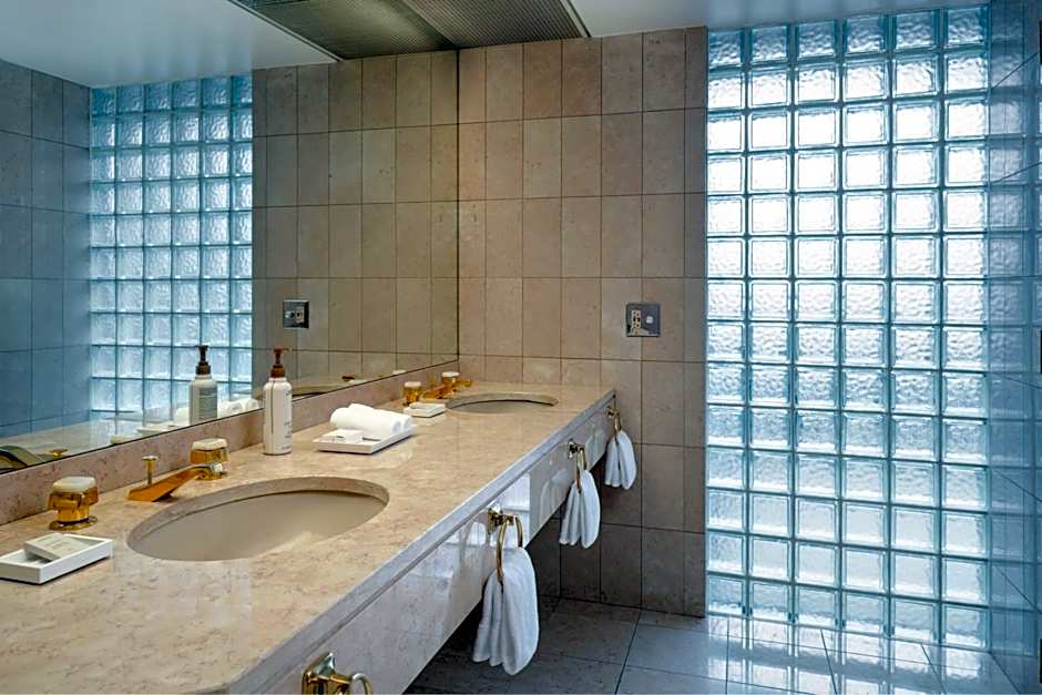 Metropolitan Hotel Vancouver by Marriott