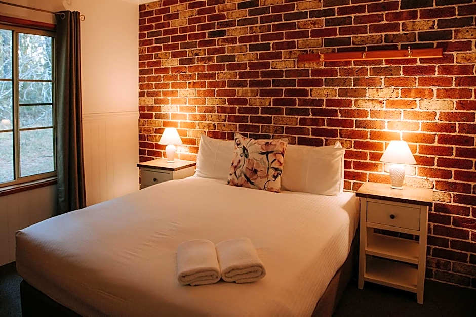 Federation Gardens & Possums Hideaway