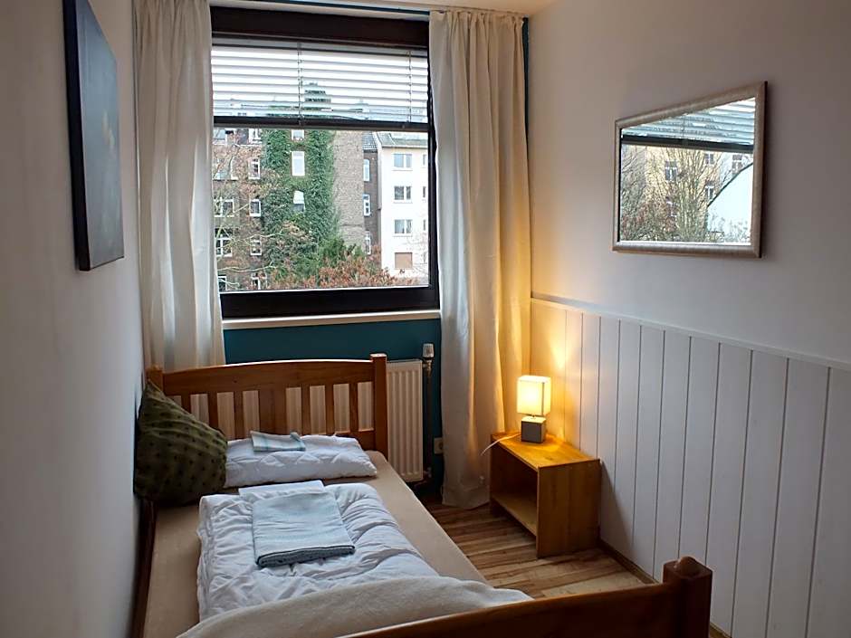 Max Hostel
