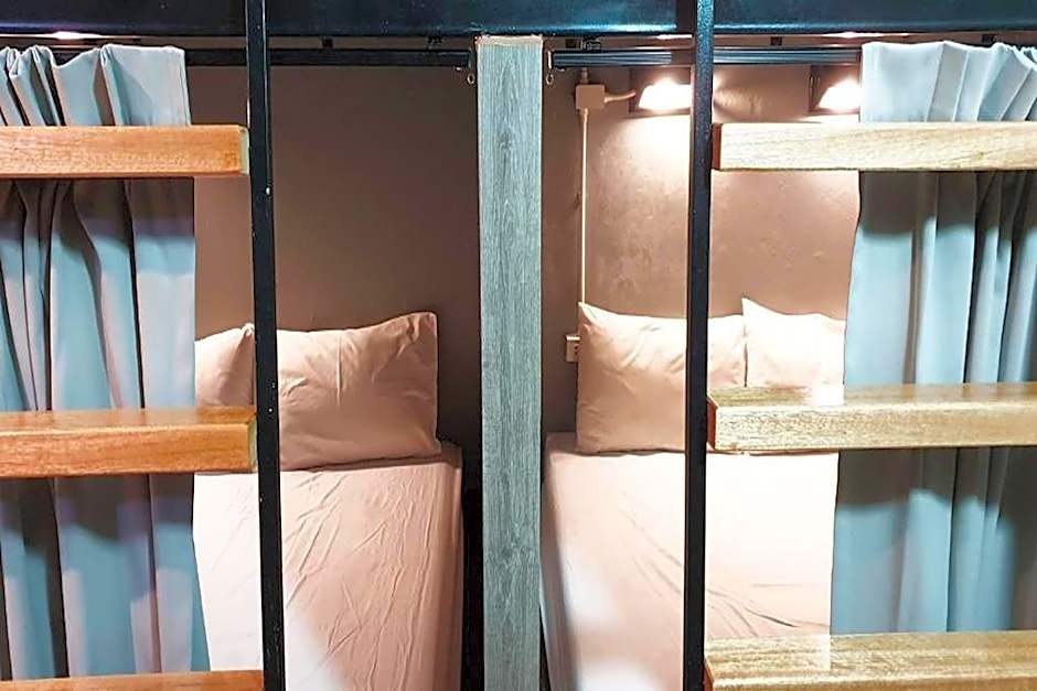 Beehive Phuket Oldtown Hostel