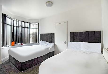 OYO The Longlands Hotel