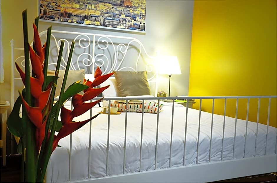 Goodfellas Thong lo Hostel #NO CHECK IN AFTER 5 PM-CHECK IN TIME NEEDED#