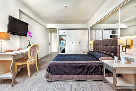 Double Room Garden View