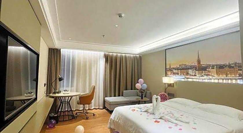 Green Tree Inn Qingyuan Qinghe Avenue Branch