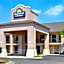 Days Inn & Suites by Wyndham Fort Valley