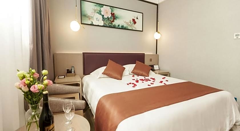GYA Jiaxing Tongxiang City Century Avenue Hotel