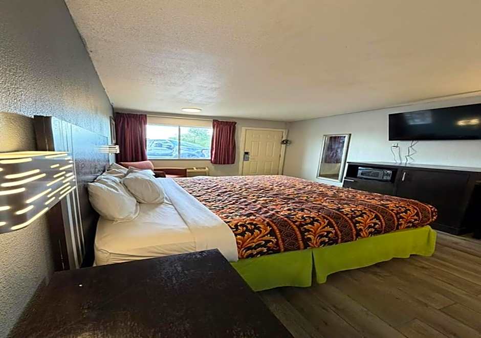 Regency Inn Three Rivers I-37