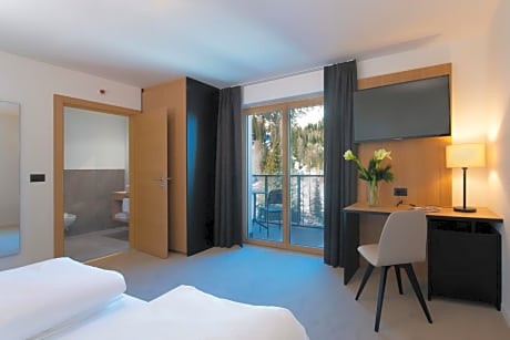 Deluxe Double or Twin Room with Balcony