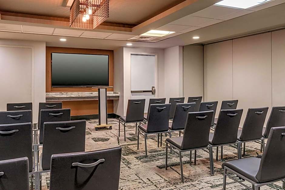 Renaissance by Marriott Allentown Hotel