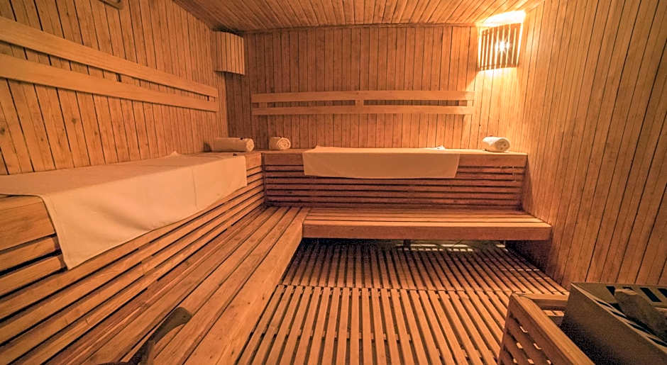 GRAND MOGADOR MENARA