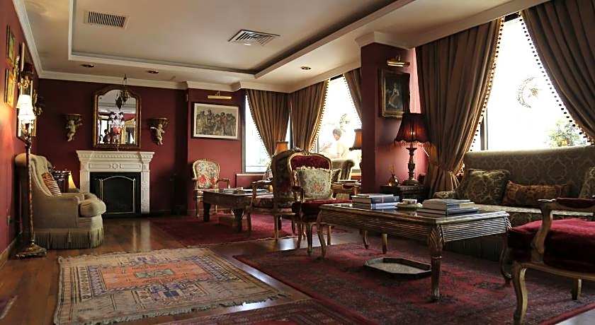 Gondola Hotel & Suites