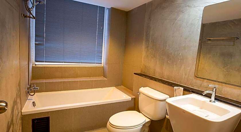 B2 Sea View Pattaya Boutique & Budget Hotel