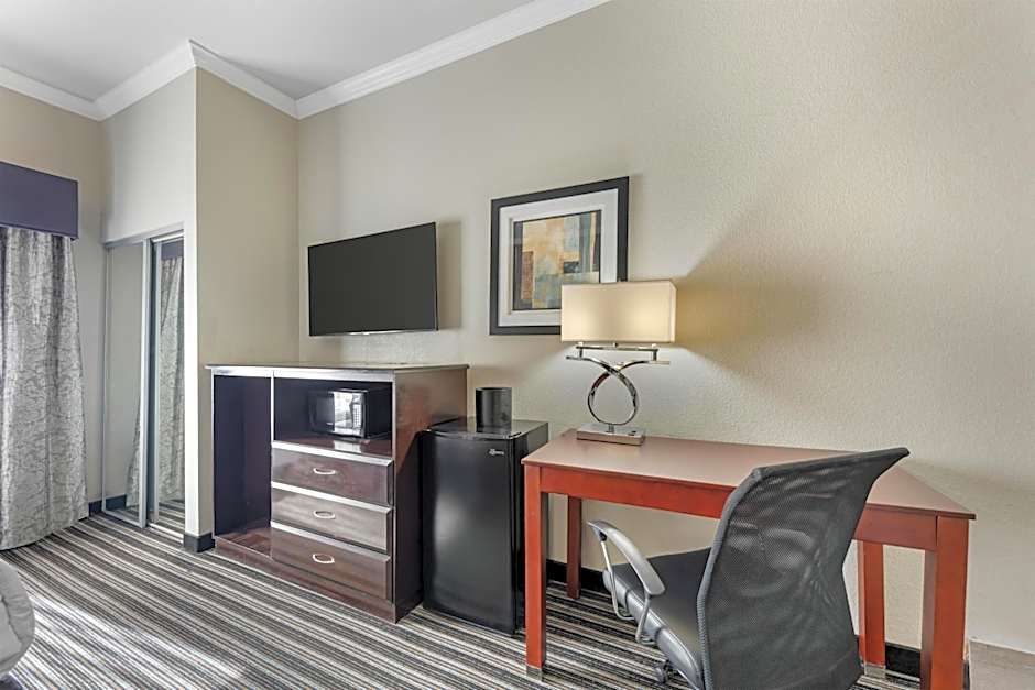 Best Western Plus Austin Airport Inn & Suites