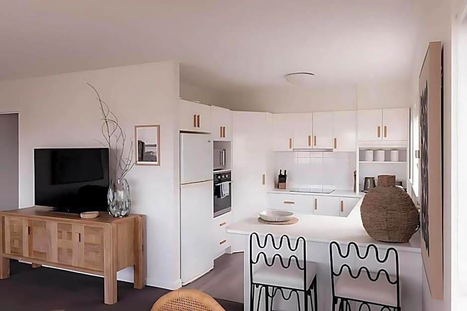 Battery Point apartment with river views