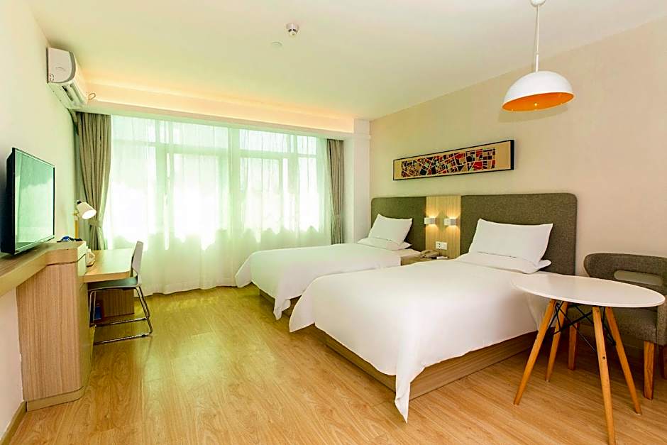 Hanting Hotel Zhuhai Hengqin International Convention and Exhibition Center – Zhuhai, IA