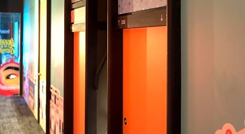 CapsuleTransit Airside KLIA T2 Airport Hotel - International Departure / Transit Hall, Gate Q