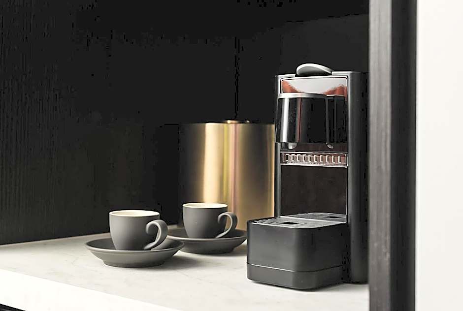 Midnight Hotel, Autograph Collection