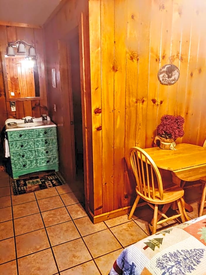 Deep Creek Lodge 