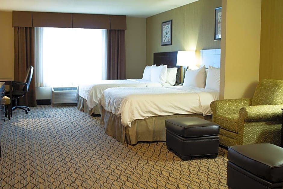 Holiday Inn Express Hotel And Suites Williston