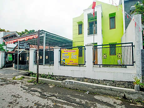 OYO Life 91606 Nadin Guest House Syariah