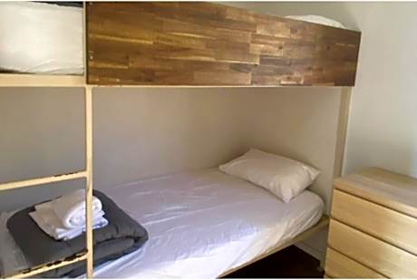 Deluxe 3 Bedroom Waterfront Cabin