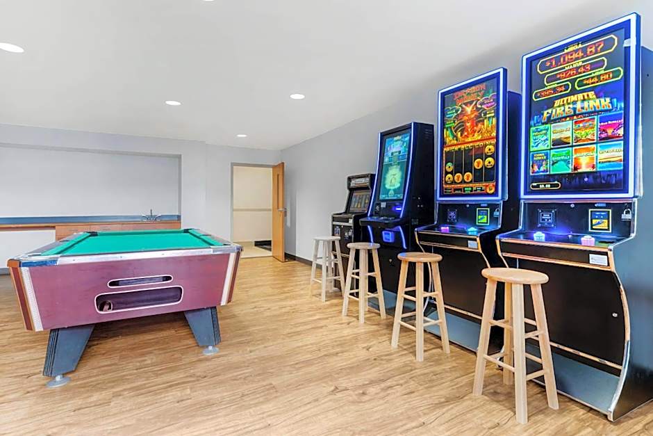 Comfort Inn & Suites Sheboygan I-43