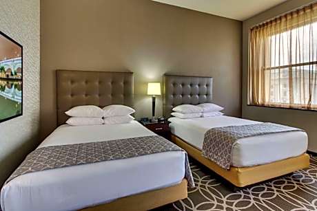 Deluxe Queen Room with Two Queen Beds - High Floor
