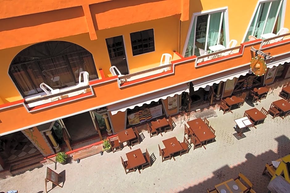 Hotel Bucaneros