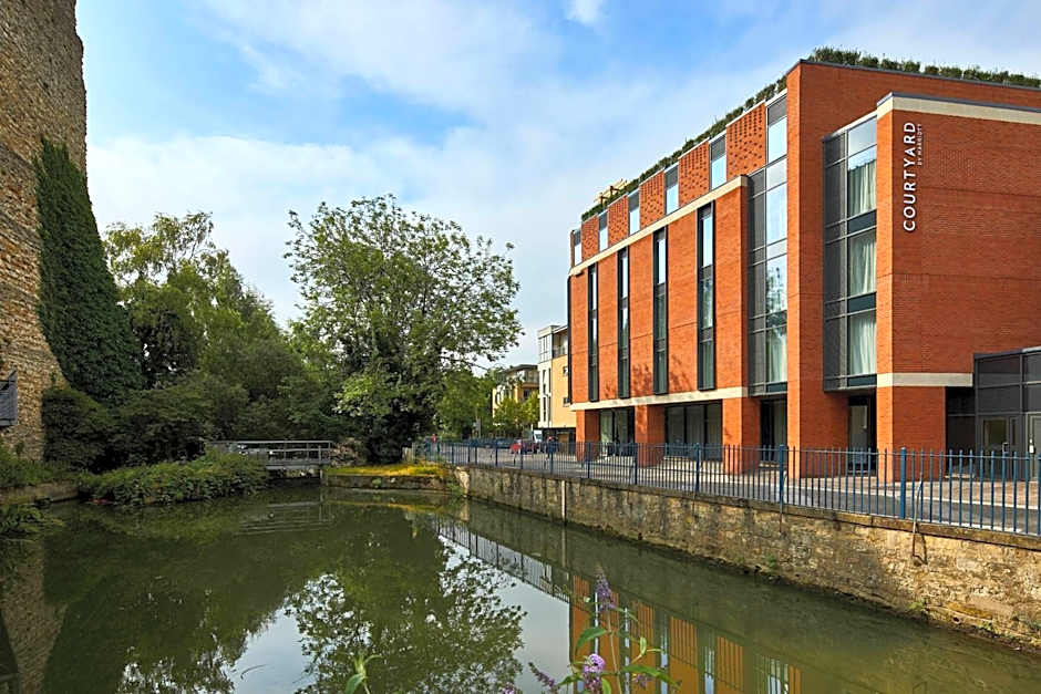 Courtyard by Marriott Oxford City Centre