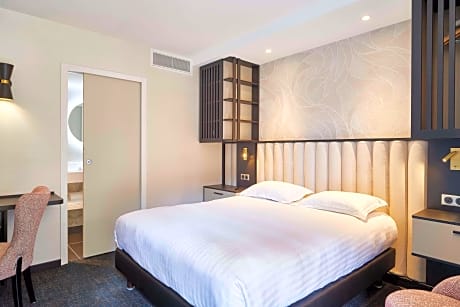 1 Double Bed Non-Smoking Standard Room