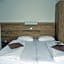 Hotel Argument